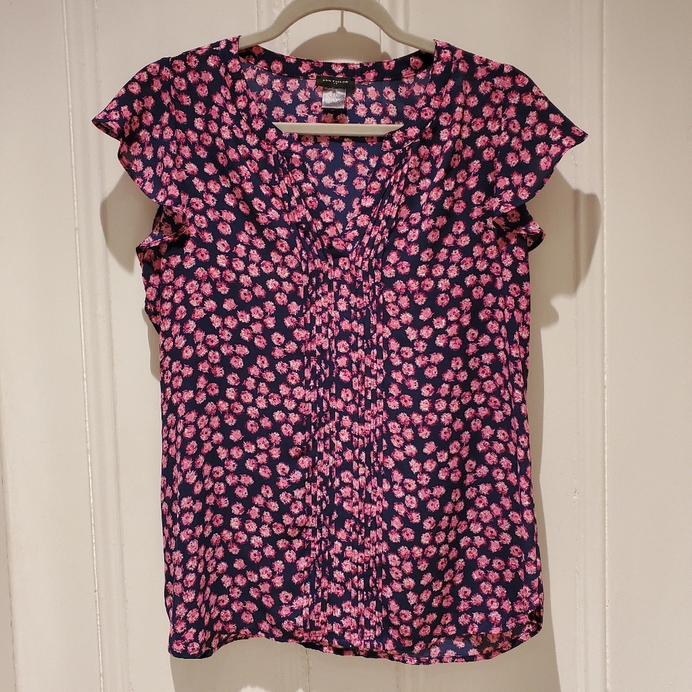 Flutter sleeve Ann Taylor blouse